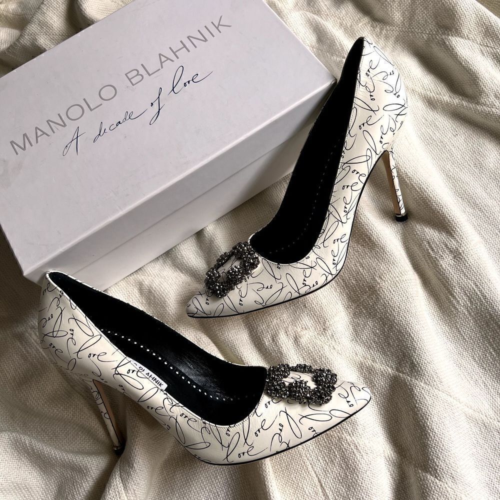 Manolo Blahnik Hangisi Pumps Jewel Buckle White Decade of Love 105mm 40.5 NEW